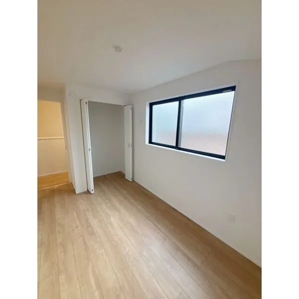横浜市中区本牧元町 3階洋室