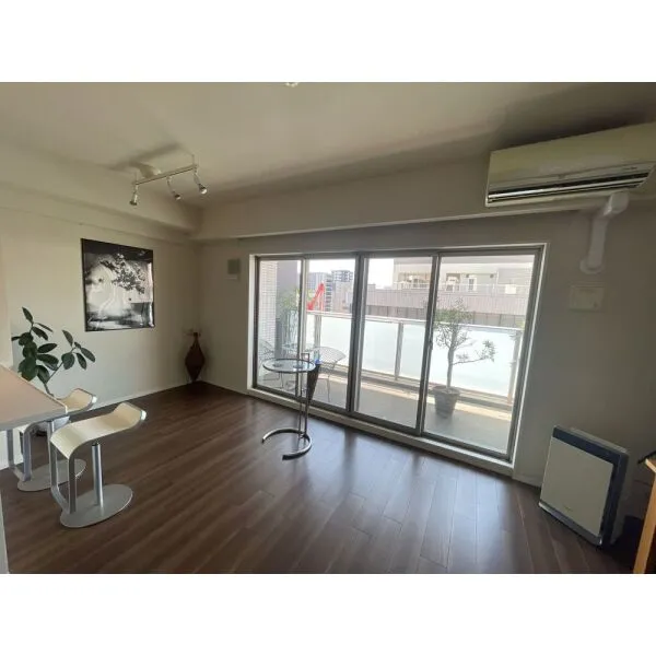 THE SAKAE RESIDENCE バルコニー※調度品は価格には含まれません。