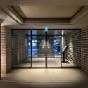 プラウド日本橋大伝馬町 折上天井や飾り壁を施したエントランスホール