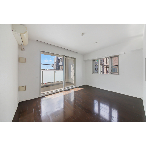 ルジェンテ吉祥寺 南西向きバルコニーに面するLD