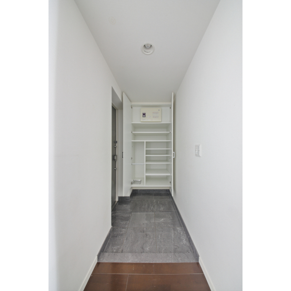 ルジェンテ吉祥寺 収納力のある玄関シューズボックス