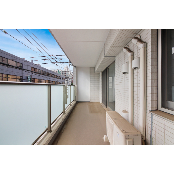 ルジェンテ吉祥寺 南西側バルコニーにつき日当たり良好