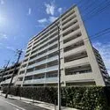 ライオンズ多摩川レジデンス タイル張りで重厚感のある建物外観