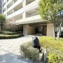 ライオンズ多摩川レジデンス ゆとりを感じるエントランスアプローチ