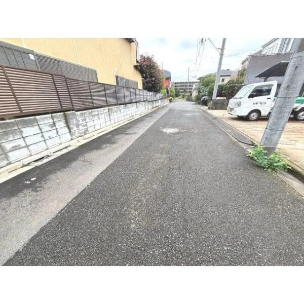 三鷹市上連雀１丁目 前面道路含む現地写真