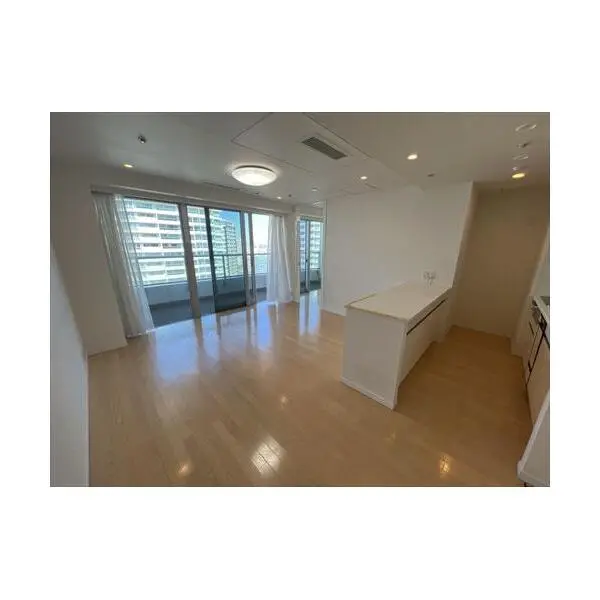 Ｍ．Ｍ．　ＴＯＷＥＲＳ　ＦＯＲＥＳＩＳ その他画像