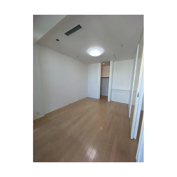 Ｍ．Ｍ．　ＴＯＷＥＲＳ　ＦＯＲＥＳＩＳ その他画像