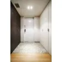 M.M.TOWERS FORESIS R棟 玄関には下足入れ・収納を備えており、普段使いの靴類以外にも、防災グッズ等の収納にも便利です。