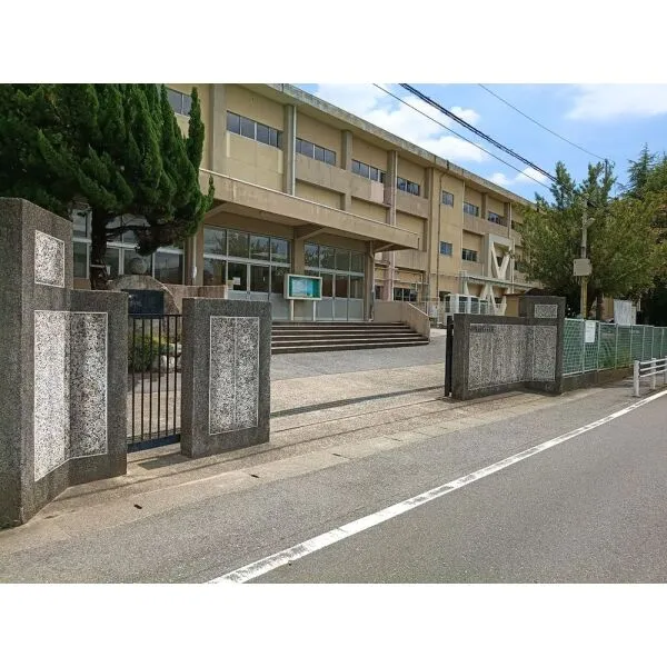 松戸市中金杉4丁目 松戸市立小金北小学校(小学校)まで約350m(徒歩5分)