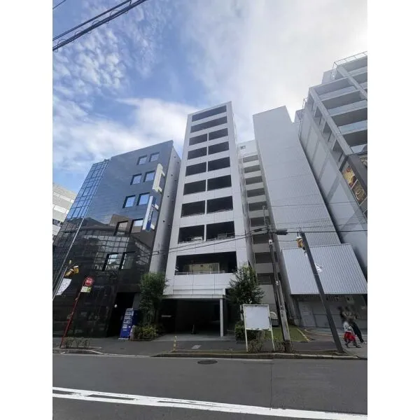 クレヴィア恵比寿 外観：画面中央