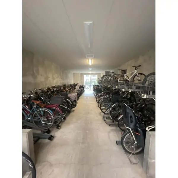 府中パーク・ホームズ 駐輪場