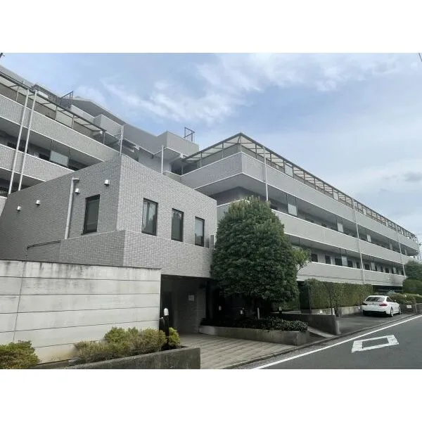 リーベスト上大岡 外観写真　総戸数４５戸