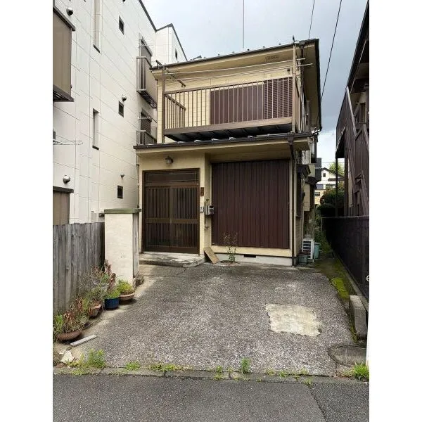 横浜市南区井土ケ谷下町 エントランス