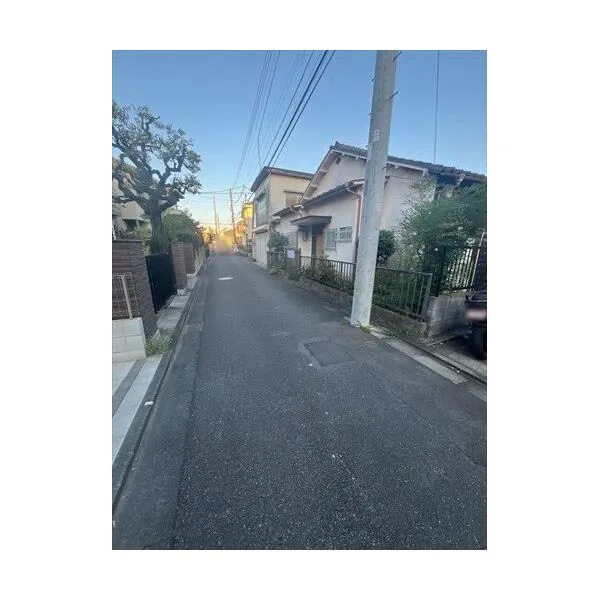 練馬区石神井町８丁目 前面道路（物件：右手）