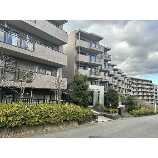 ヴィルヌーブ鷺沼２番館 外観