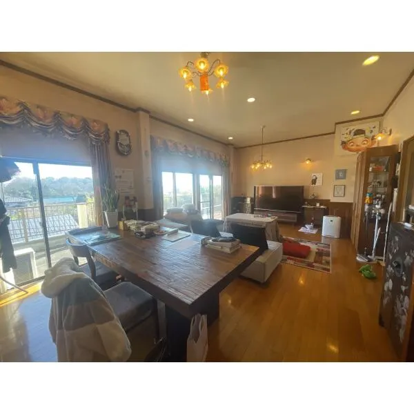 名古屋市守山区翠松園２丁目 リビング