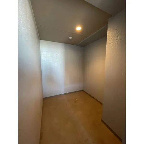 アイムふじみ野タワー西館 玄関横トランクルーム