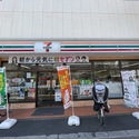 キャッスルマンション亀戸立花弐番館 セブンイレブン墨田文花店（コンビニ）まで約370m（徒歩5分）