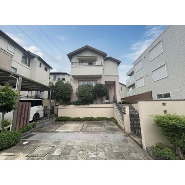 横浜市青葉区荏田西2丁目 2台駐車可能です。