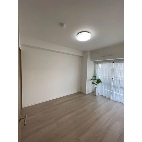 グランロイヤル曳舟 南東側洋室（約6.1畳）、家具調度品は売買対象外です。