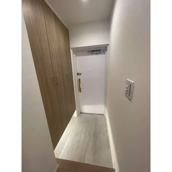 グランロイヤル曳舟 玄関