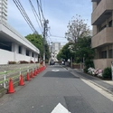 三田綱町パークマンション 前面道路