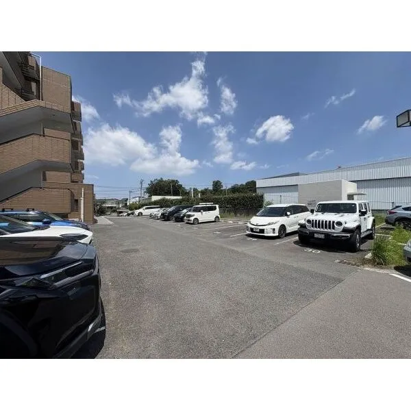 サージュ三ツ境 平置き駐車場