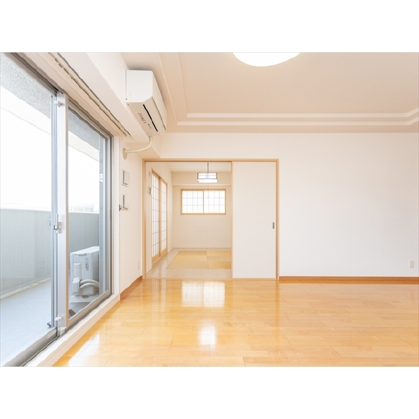 エスリード京都山科 LD約13.5畳＋和室約6畳