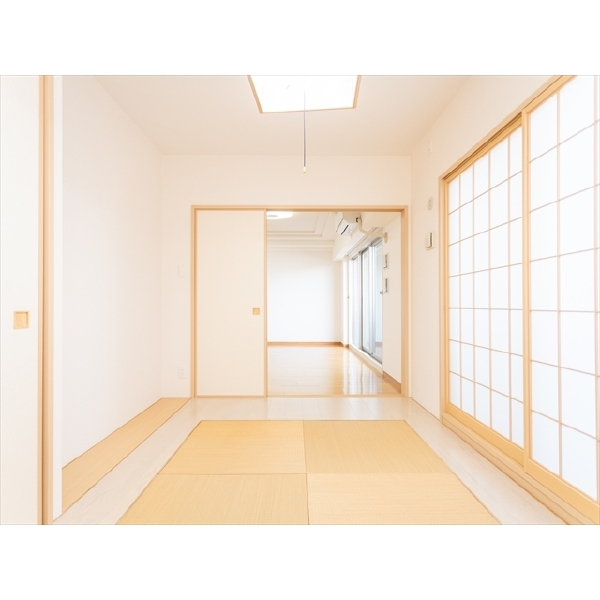 エスリード京都山科 和室約6畳＋LD約13.5畳