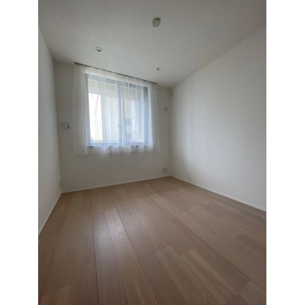 リーフィアレジデンス上原 洋室約5.4畳　家具・調度品は価格に含まれません。