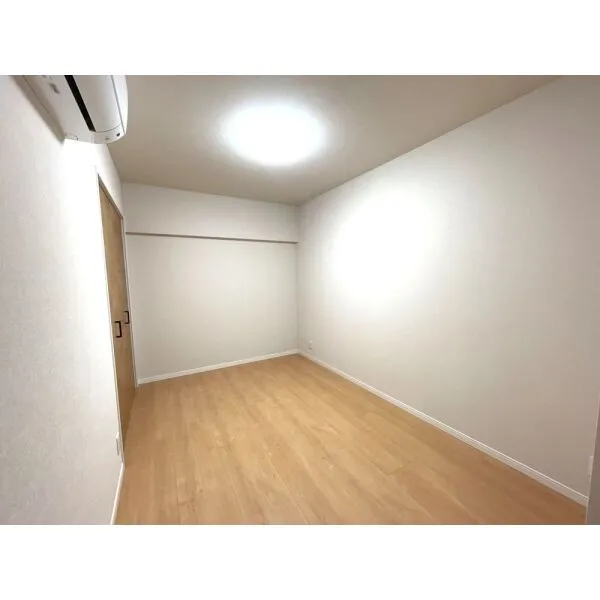 コアメゾン川崎 納戸(約6畳)