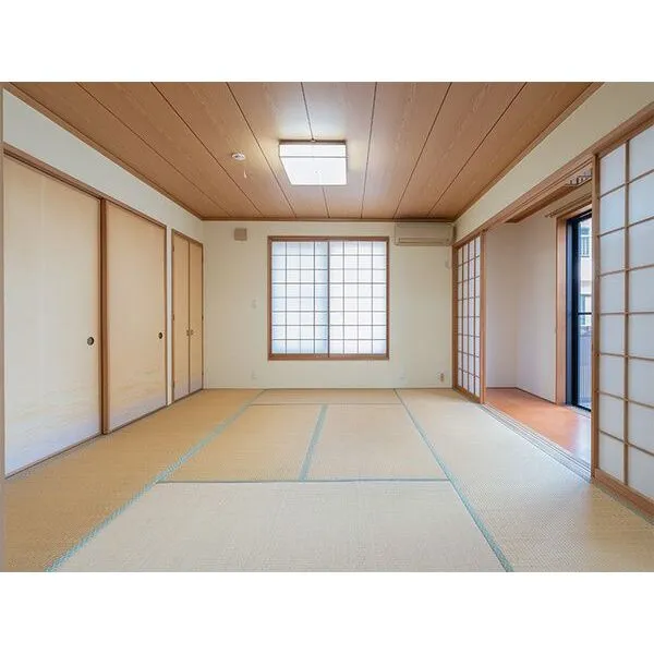 船橋市飯山満町２丁目 もちろん、掘りごたつをしまい、和室としてもフルにご利用いただけます。