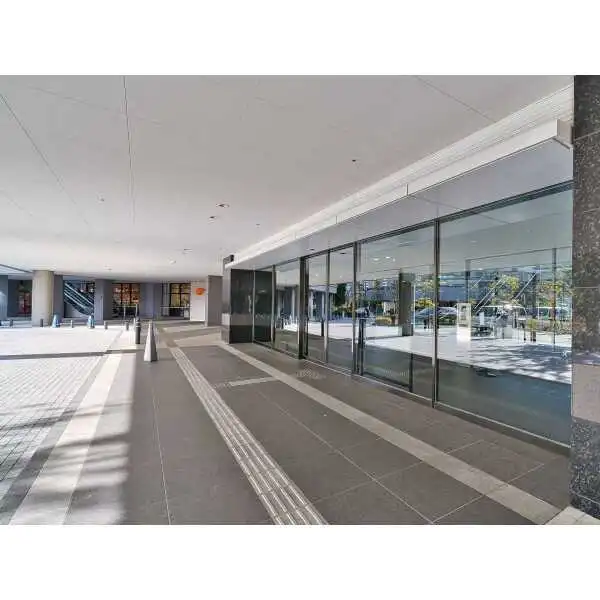 DEUX TOURS(ドゥ・トゥール)EAST その他画像