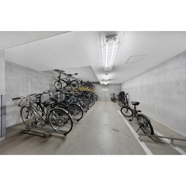 シティハウス千代田外神田 駐輪場