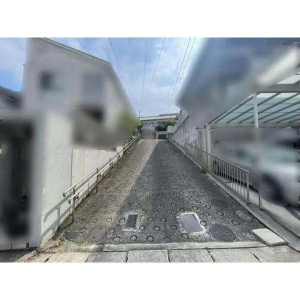 名古屋市千種区園山町1丁目 前面道路含む外観