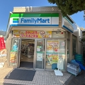 横浜市神奈川区大口仲町 ファミリーマート横浜大口駅前店（コンビニ）まで約650m（徒歩9分）