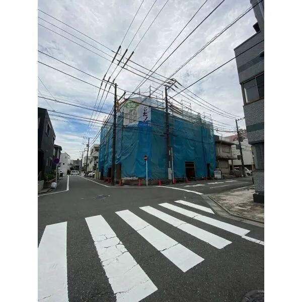 川崎市川崎区藤崎1丁目 前面道路含む外観