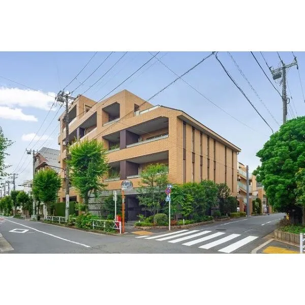 ドレッセ碑文谷 緑豊かな住宅地に佇む低層レジデンス
