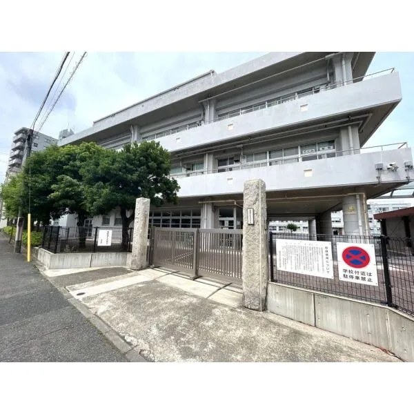 シャンボール生麦 横浜市立生麦小学校（徒歩3分）（小学校）まで約210m（徒歩3分）