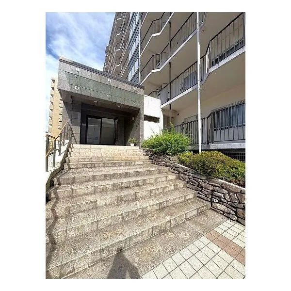 ソフトタウン根岸弐番館 ●丁寧に管理されたエントランス
