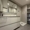 芦屋ハイツ翠ヶ丘 収納が豊富な洗面所です。