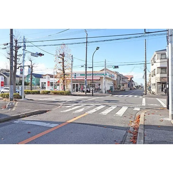松戸市新松戸南１丁目 ローソンストア１００新松戸南店まで220ｍ（徒歩3分）