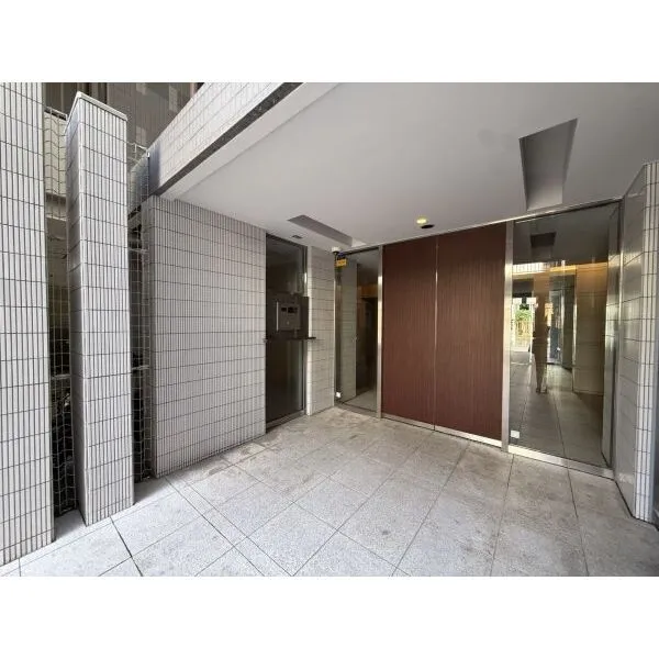 エスティメゾン四谷坂町 オートロック