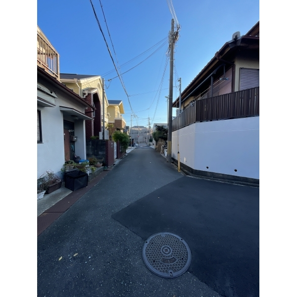 豊中市柴原町５丁目 北西側前面道路