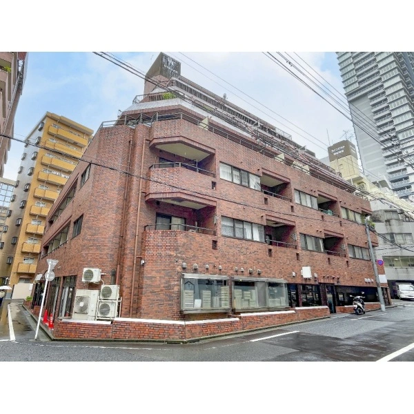 ロイヤルハイツ新宿御苑 外観