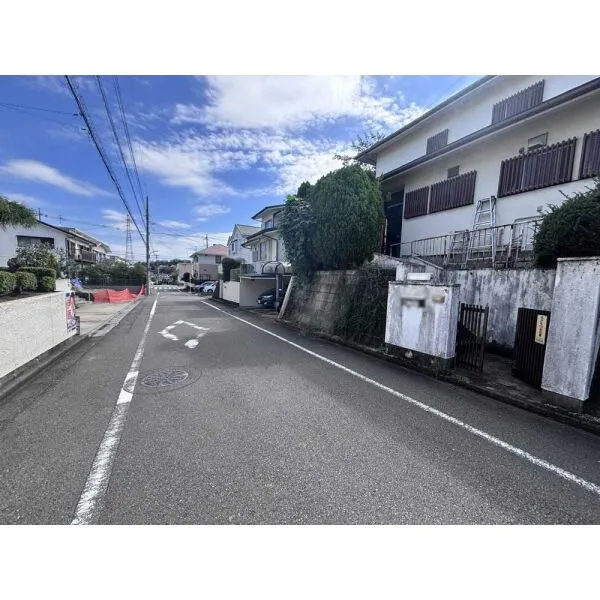 町田市成瀬1丁目 前面道路(撮影年月:2026年10月)