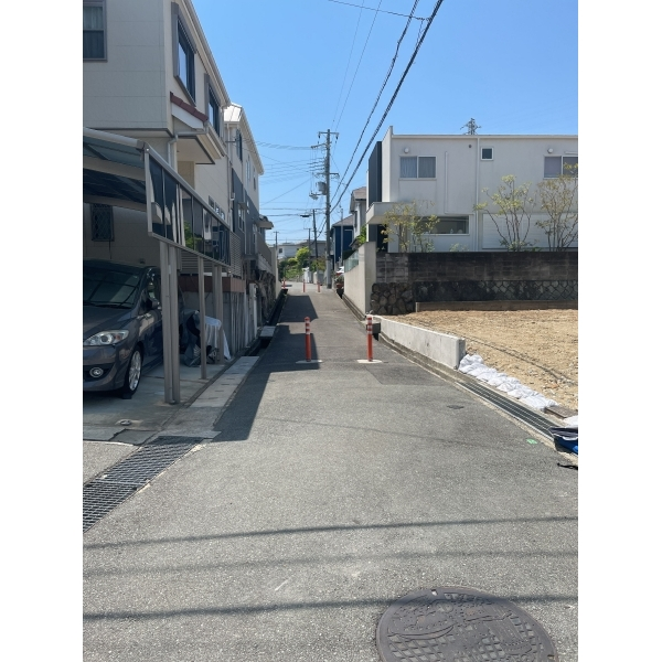 明石市松が丘５丁目 南東側公道