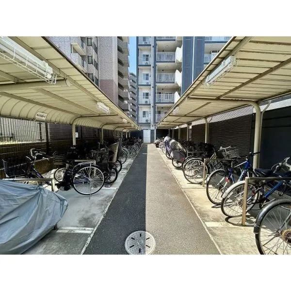 ルネサンス幕張カラーズ サイクルポート
