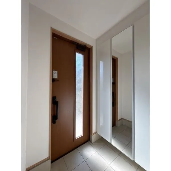 横浜市神奈川区三ツ沢中町 玄関