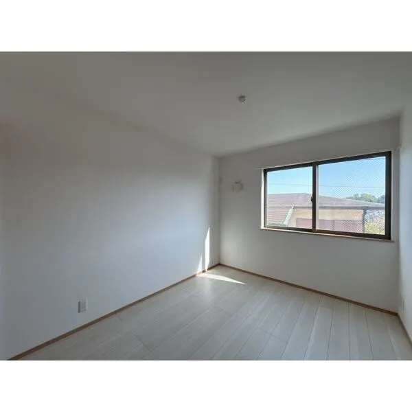 横浜市神奈川区三ツ沢中町 洋室